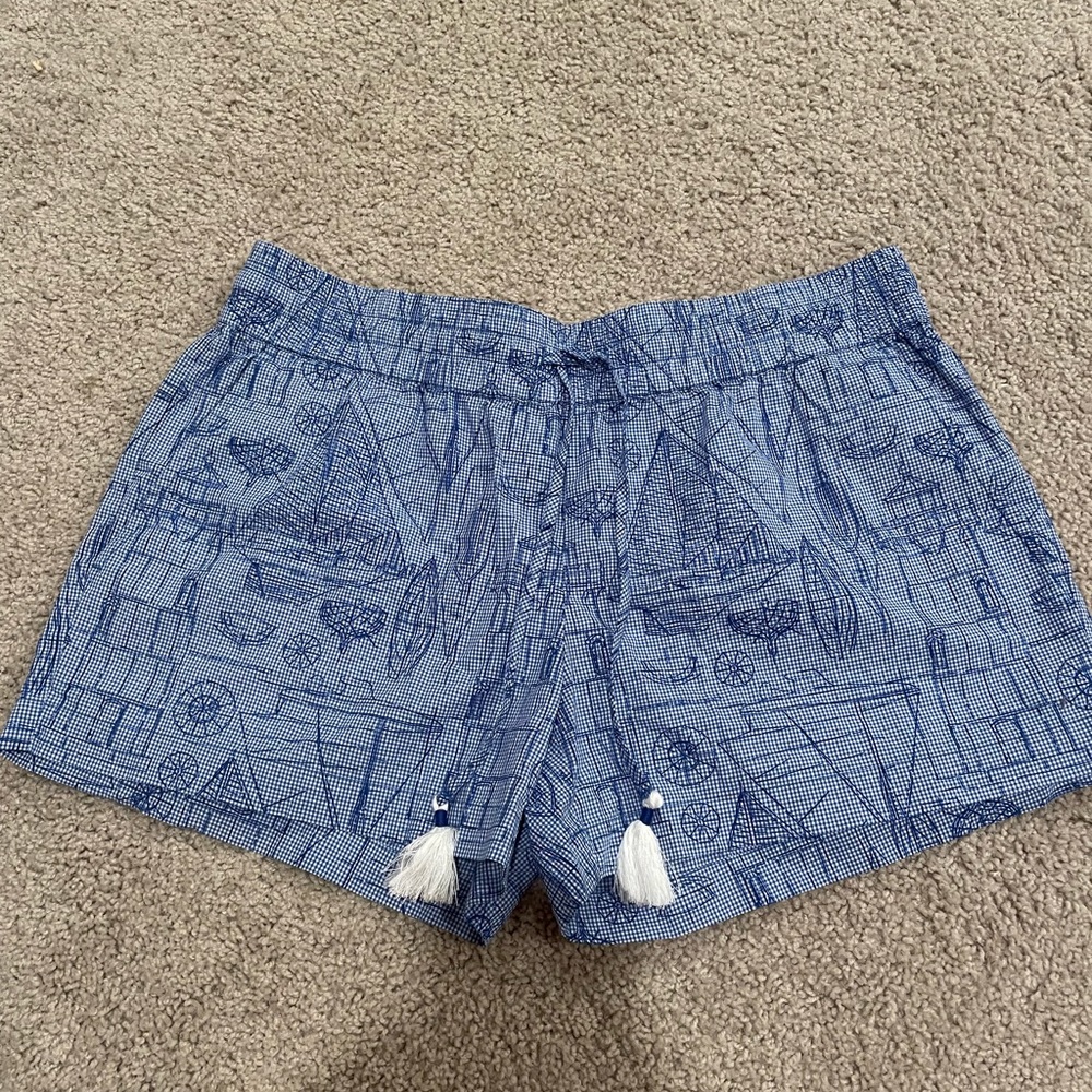 Vineyard vines summer shorts!! Basically brand new!!
